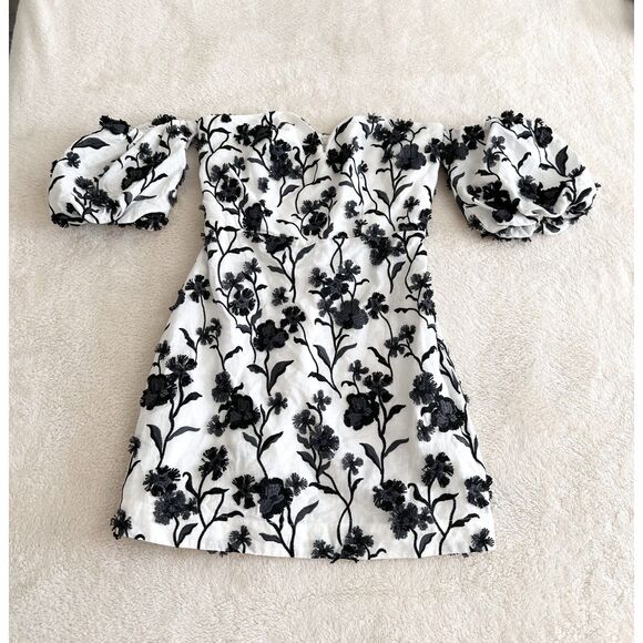 Anthropologie Dress Size 8 Black White Sabrina Puff-Sleeve Floral Applique Mini - Picture 1 of 15
